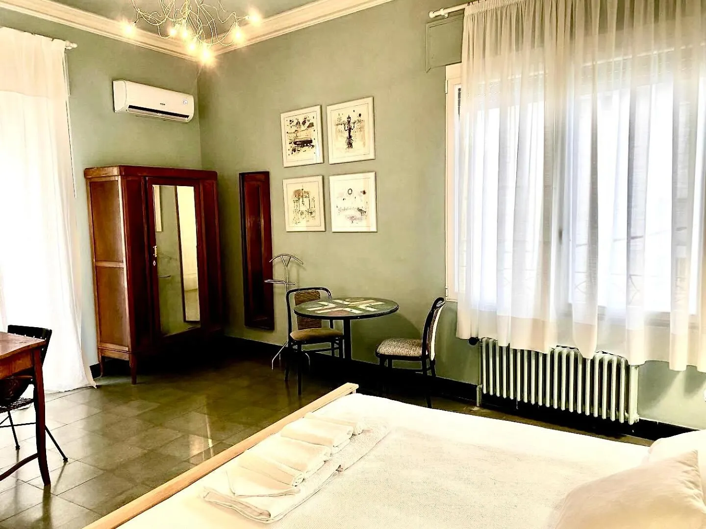 Carmen Guillemot Hotel Alcanar Spain